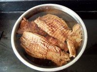 黑笋干肉馅芝麻饼的做法步骤2
